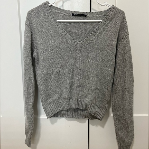 Brandy Melville Sweaters - Brandy Melville Gray V-Neck Sweater